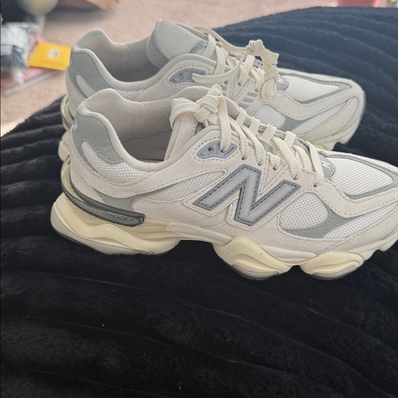 New Balance Off-White and Gray Athletic Shoes - Picture 3 of 5